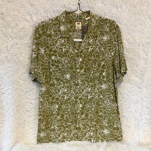 NWT LEVI’S Green and White Floral Button Down Shirt Relaxed Sz S NWT